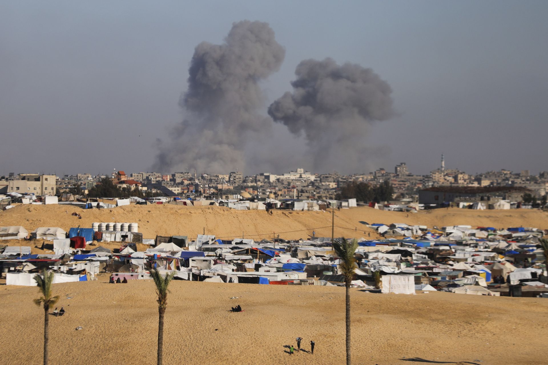 Izrael elfoglalta a rafahi határátkelőt