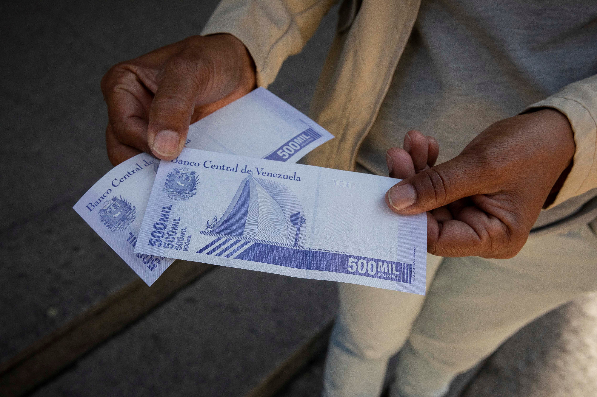 Levágtak hat nullát a venezuelai valuta végéről