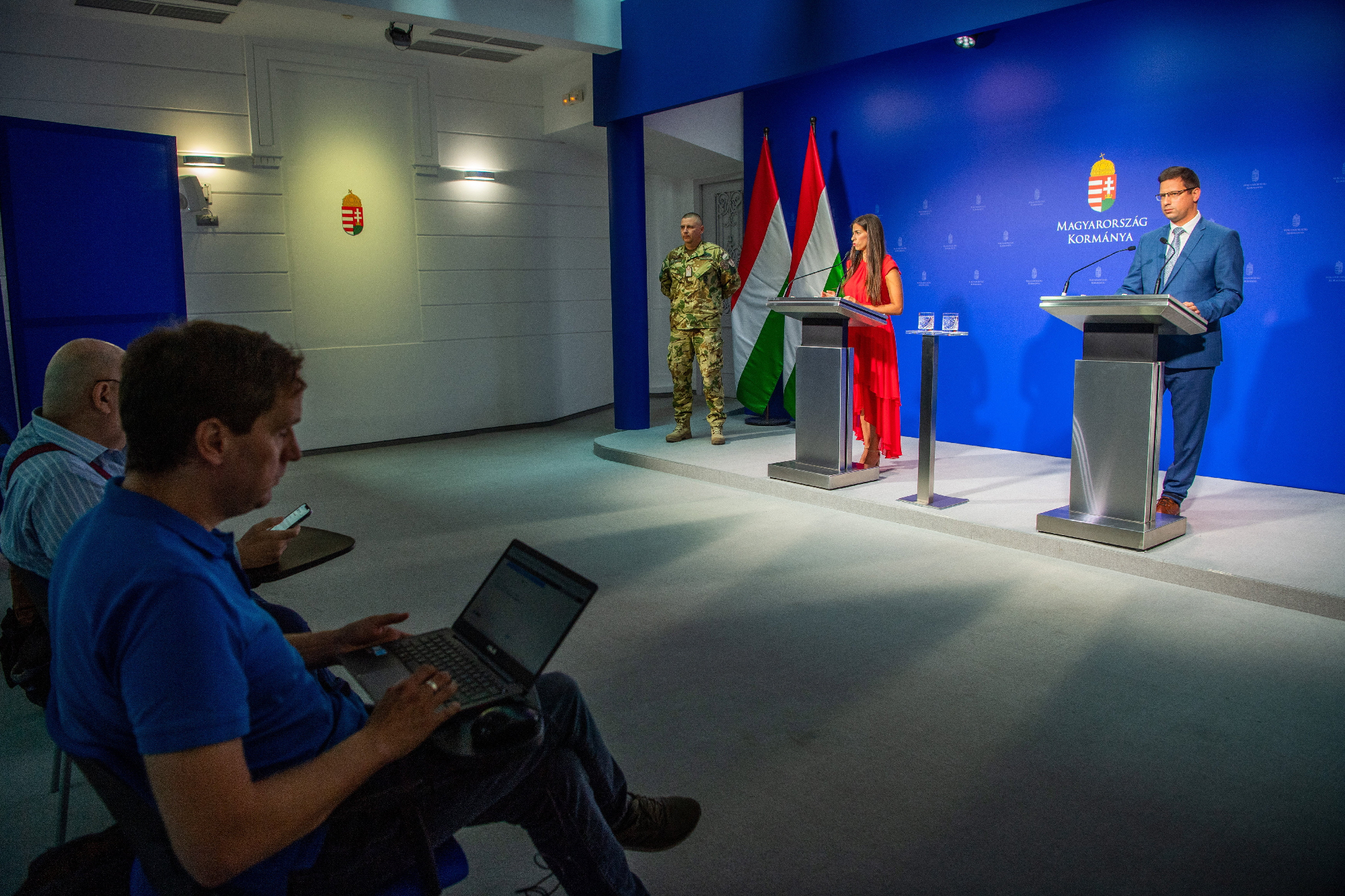 Afganisztán: 78 embert helyeztek biztonságba a magyar csapatok