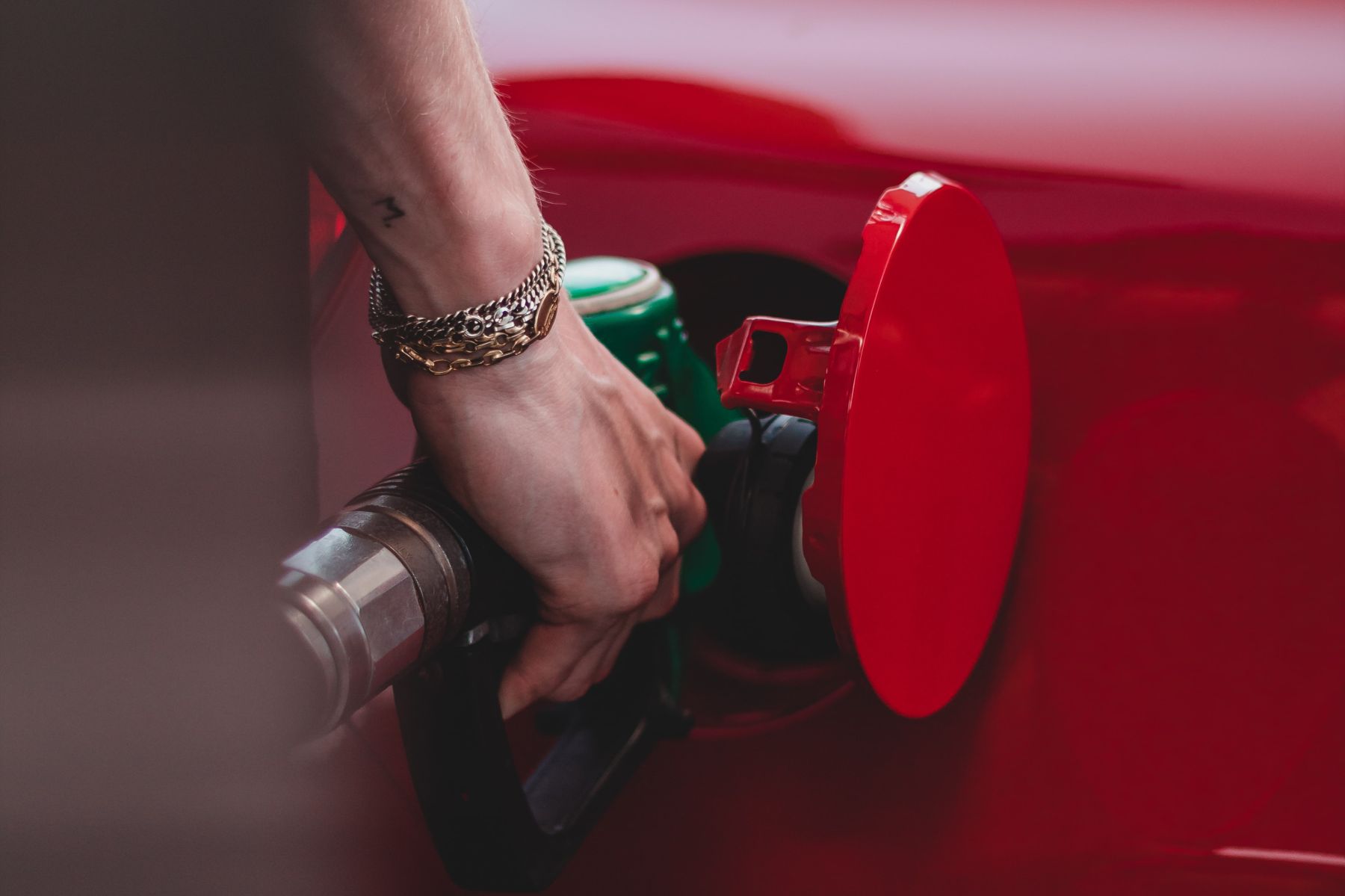 A kis benzinkutak tulajdonosainak nincs hova hátralépni