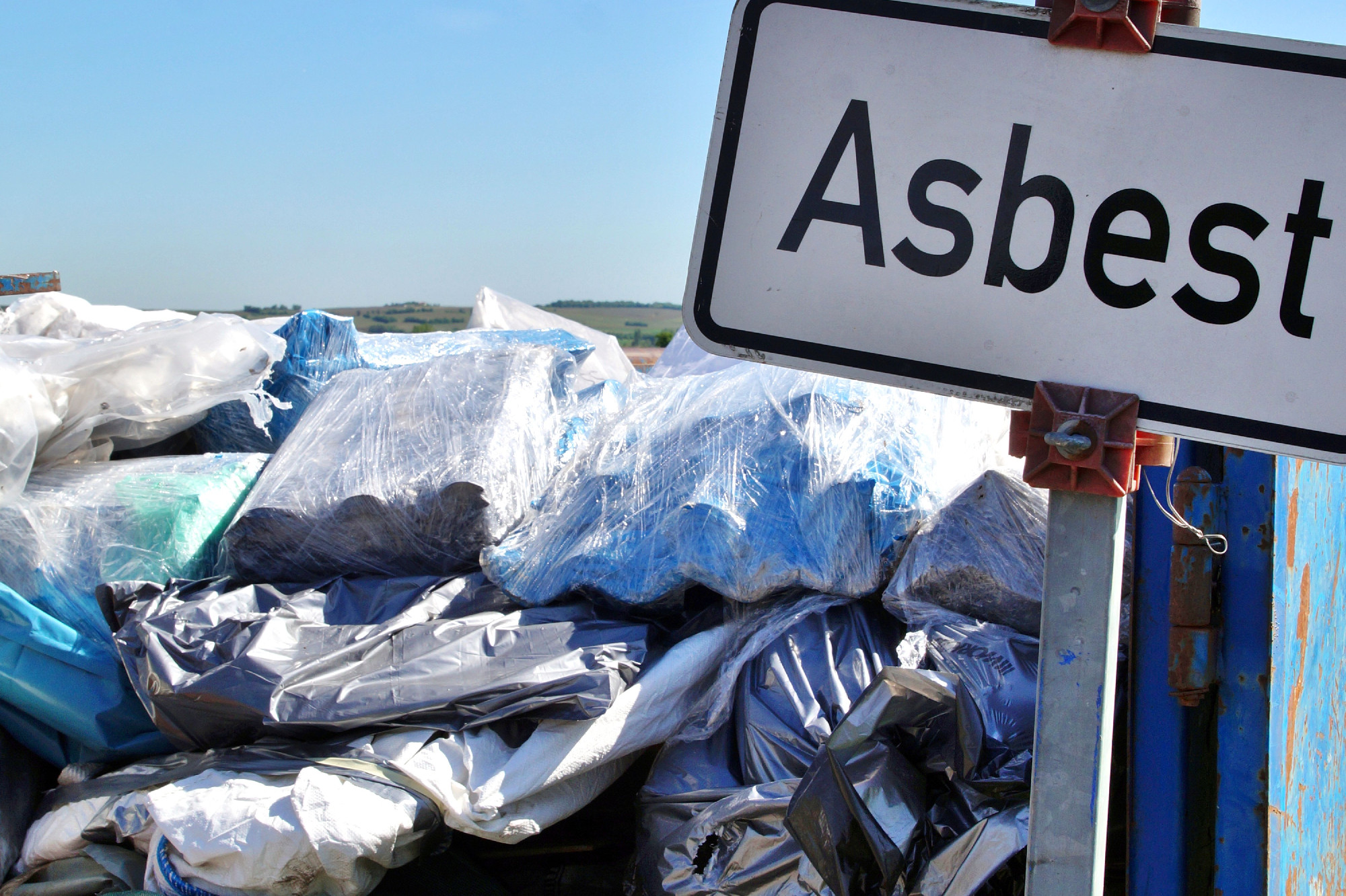 Még mindig gyilkol az azbeszt – uniós fellépésre van szükség