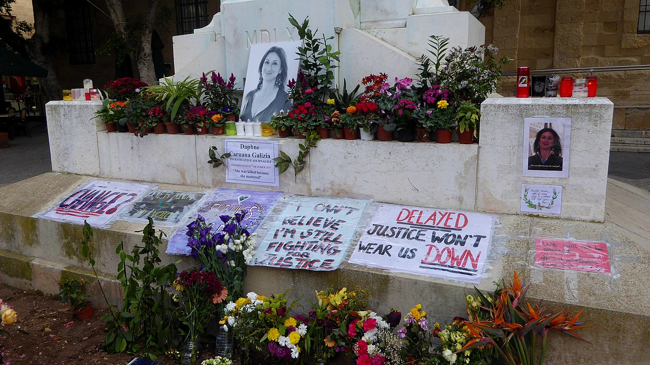 Az Európa Tanács az igazságszolgáltatásra figyelmeztet a meggyilkolt máltai újságíró kapcsán