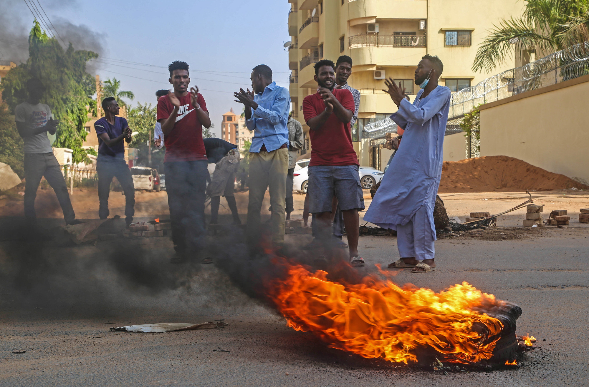 Ki építi fel a szudáni demokráciát?