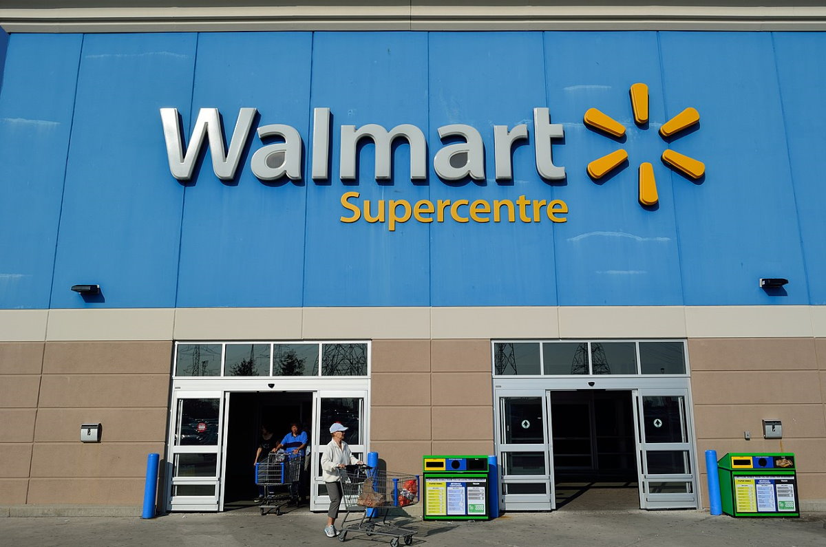 Pert vesztett a Walmart, a boltlánc is felelős a fájdalomcsillapító-válságért
