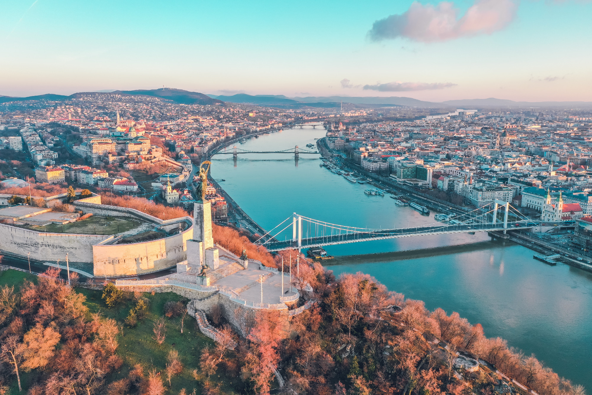 Így módosul a budapesti tömegközlekedés a hosszú hétvégén