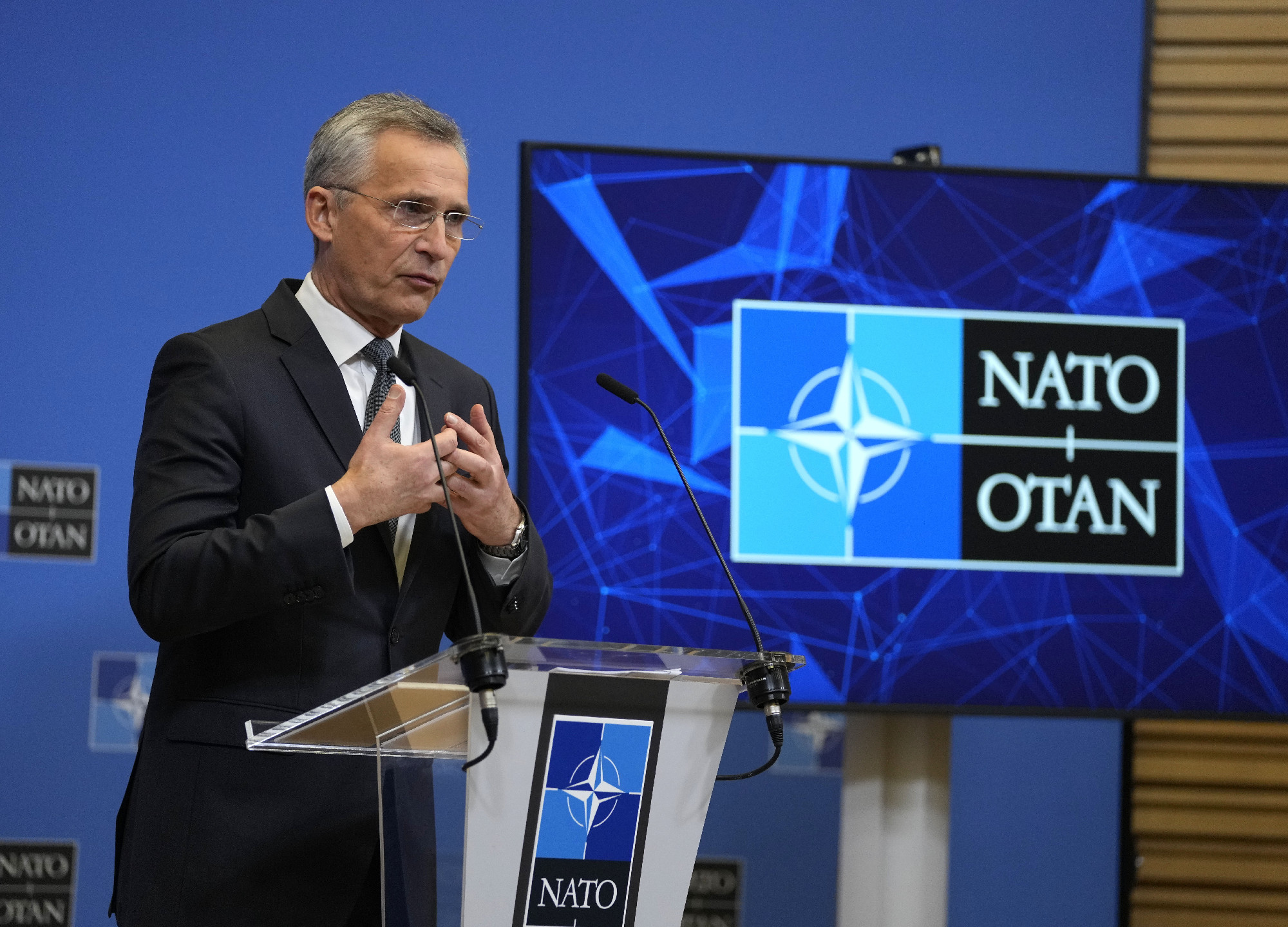 A NATO vezetői szerint Oroszország egyre nehezebb helyzetben van