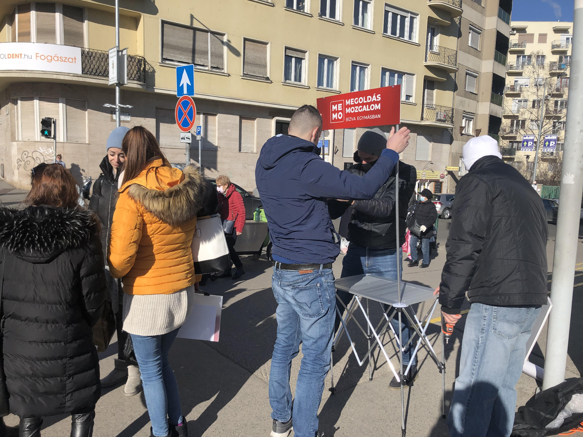 40 halott ajánlását is beadta Gattyán György pártja Józsefvárosban