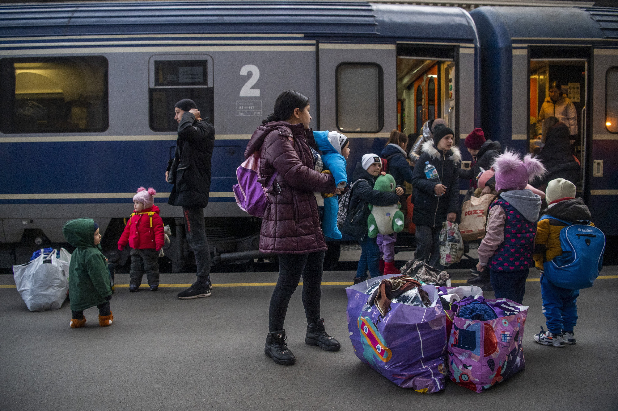 A kormány gyors intézkedését kéri egy önkéntes tolmács a Keleti pályaudvar körülményei miatt
