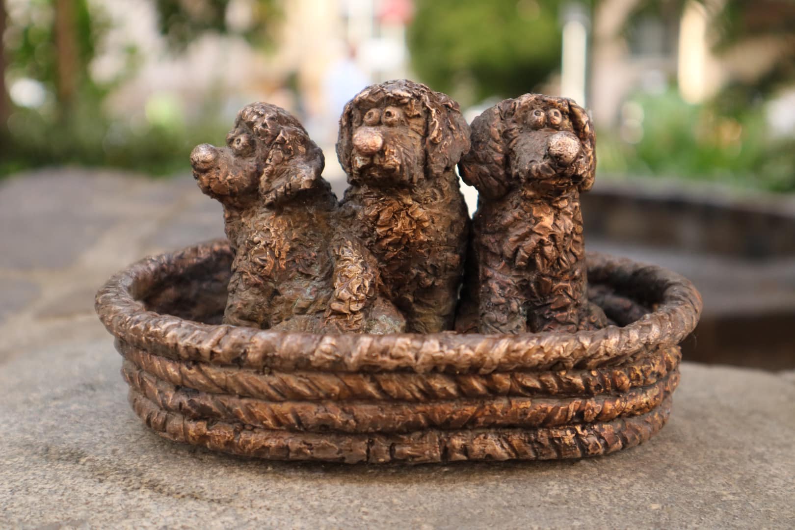 Egyszer volt Budán kutyavásár – Új Kolodko-szobrok jelentek meg a fővárosban