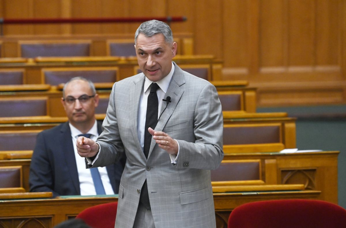 Kormányátalakítás: Orbán máris szétosztotta Palkovics feladatait