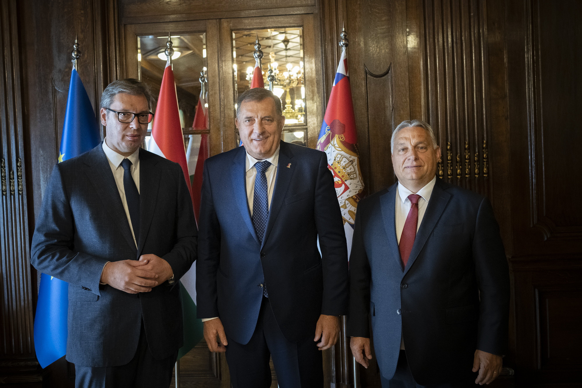 Orbán Viktor Szerbiában átvette a kitüntetését, majd nekiment az uniós szankciós politikának