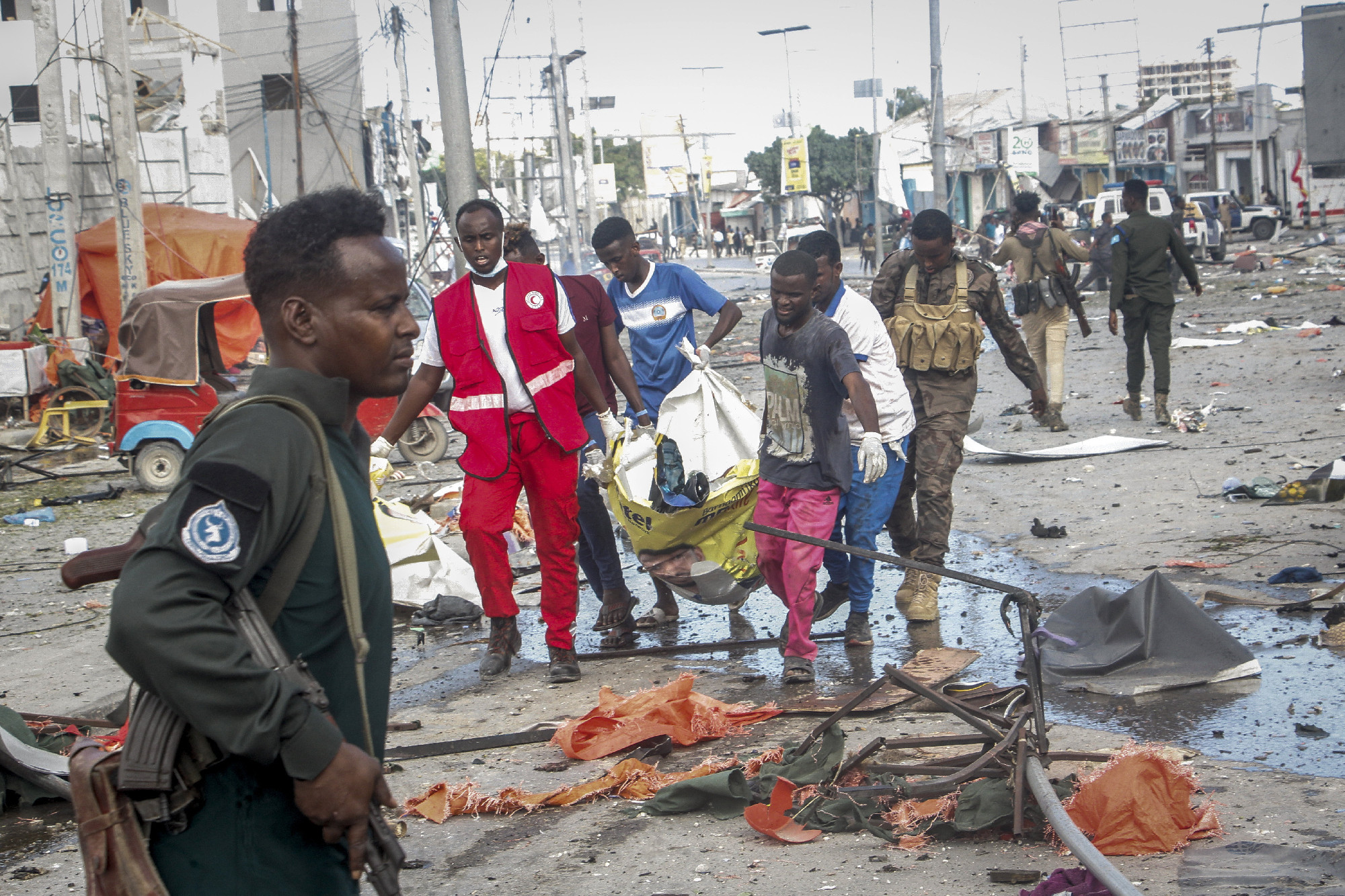 Autókba rejtett pokolgépekkel legalább száz embert öltek meg Szomáliában