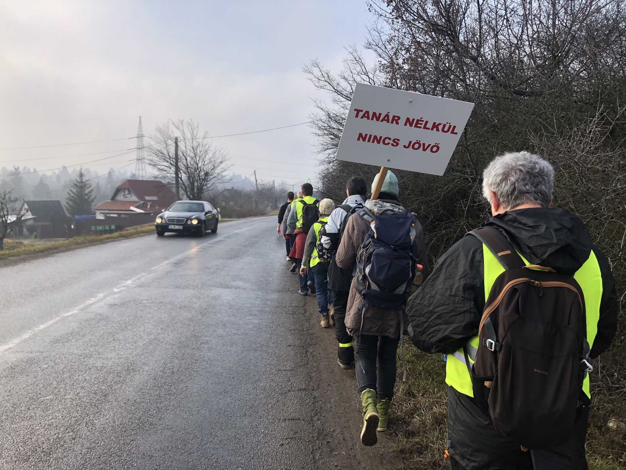 Pedagógusok tiltakozása: elindult a tudásmenet Miskolcról Budapest felé