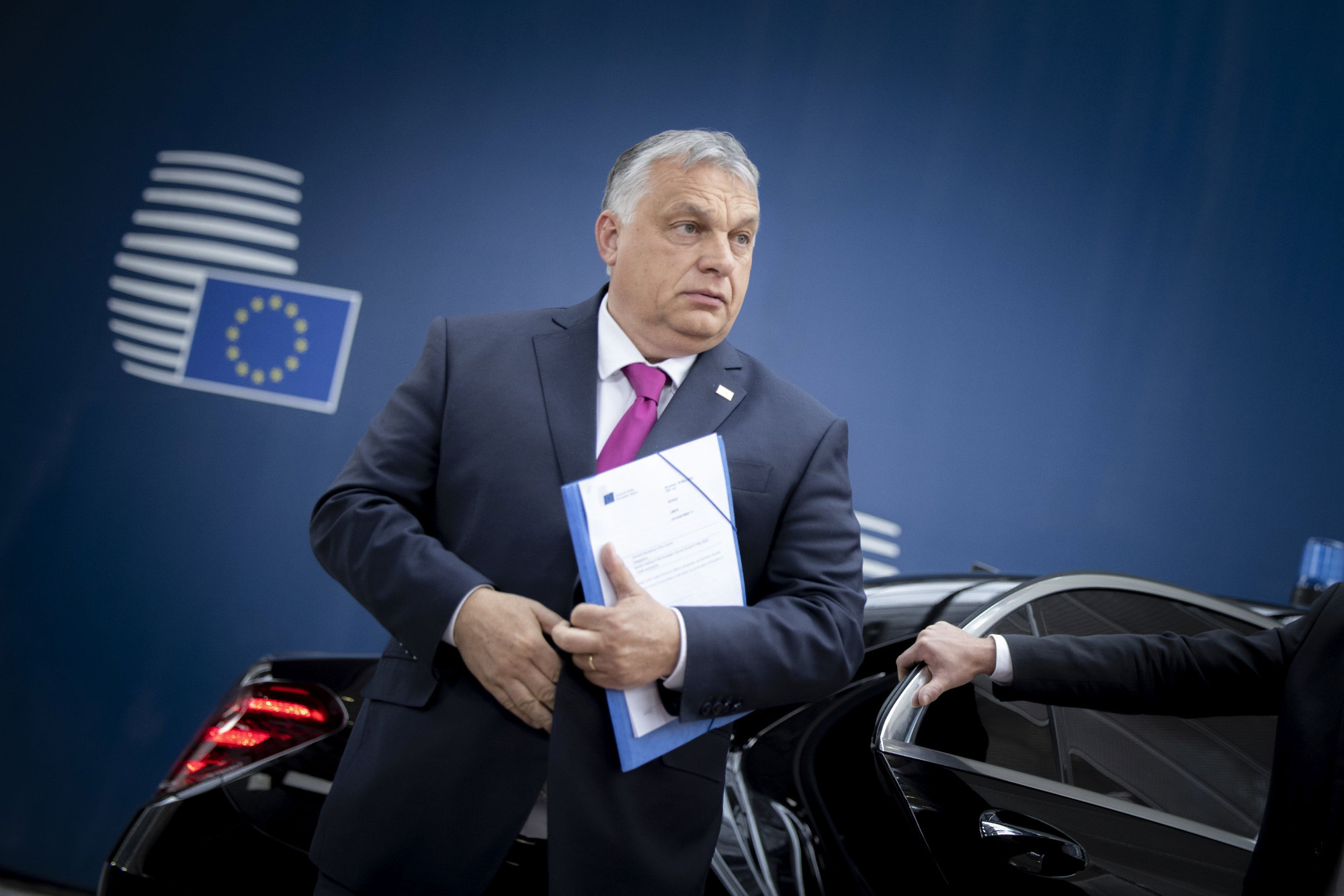 Mindenkit lenyomtunk a kanyarban – hála néked, Orbán Viktor! 