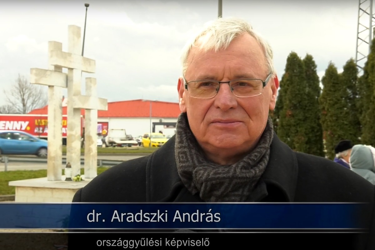 Aradszki András: Mások is adtak már fel területet a béke érdekében