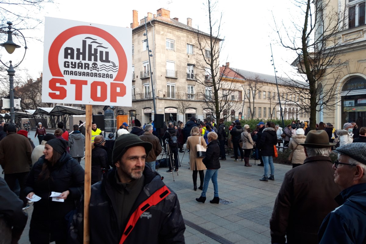 LMP: a Fidesz „sunnyog” az akkumulátorgyárak ügyében