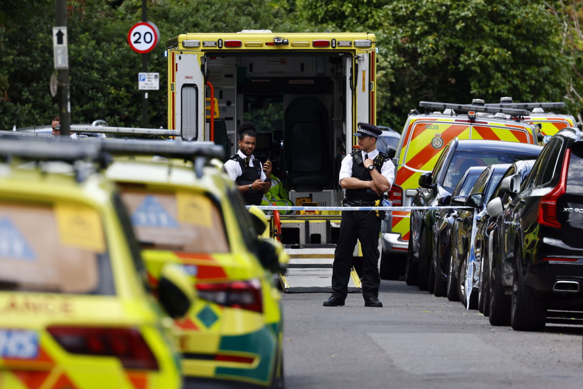 Egy 8 éves kislány meghalt a londoni iskolába csapódó terepjáró miatt