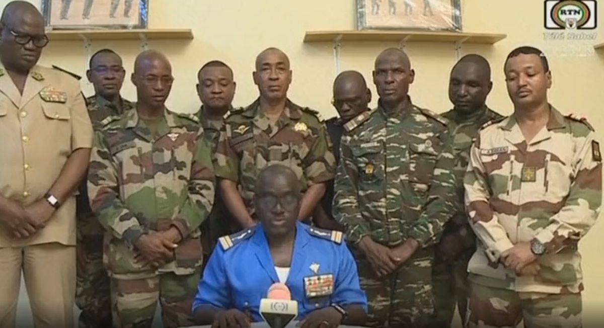Az állami tévében hirdettek katonai puccsot Nigerben