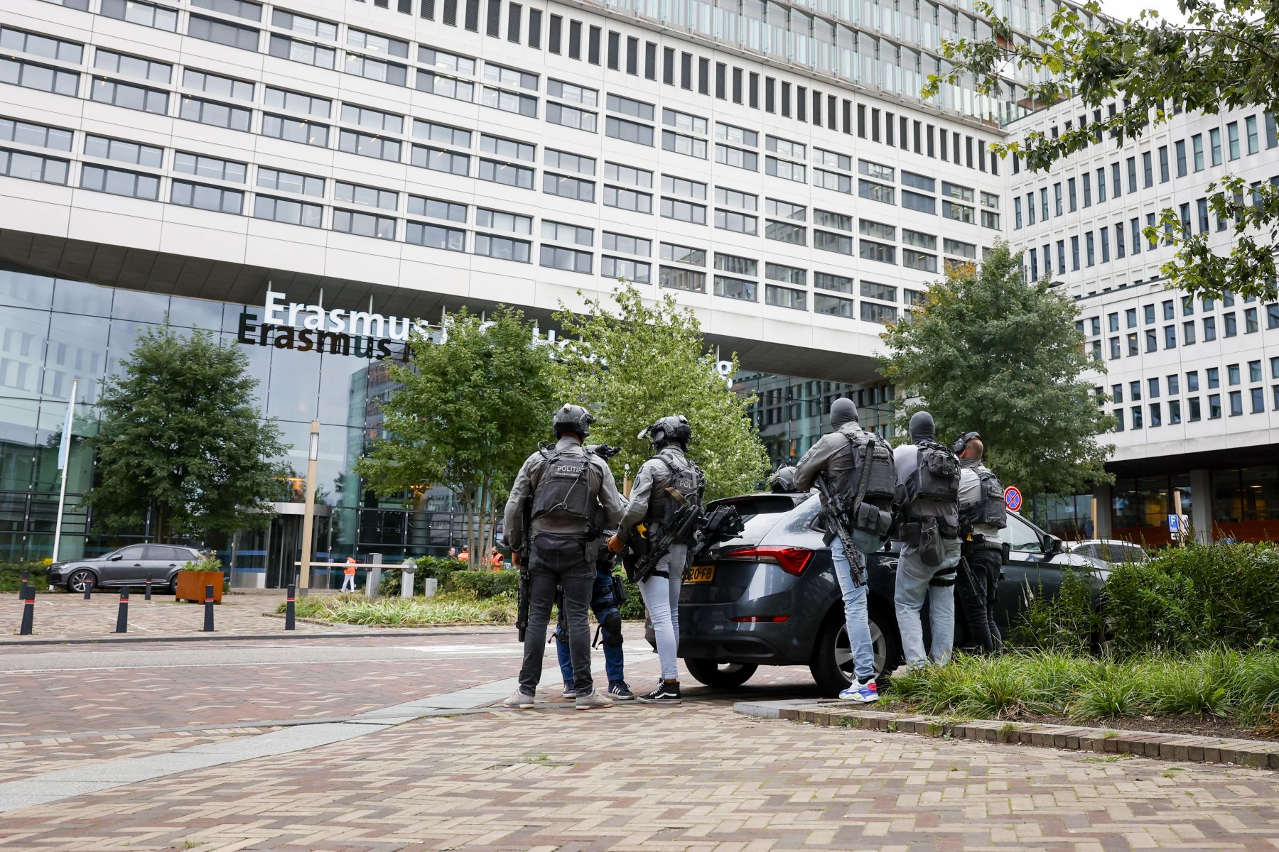 Legalább két embert megölt egy lövöldöző Rotterdamban