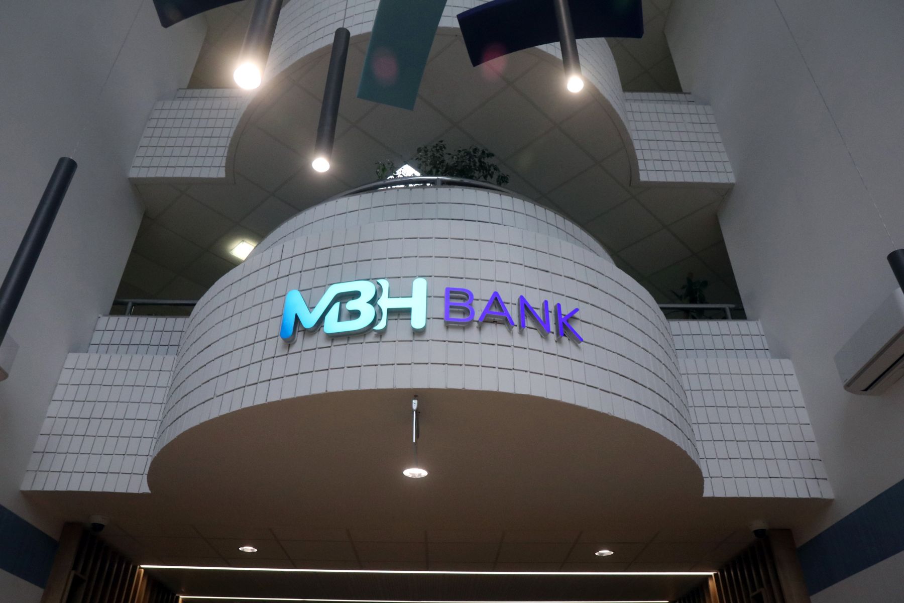 Immár hivatalos: a Mészáros-féle MBH Bank veszi meg a Fundamentát 