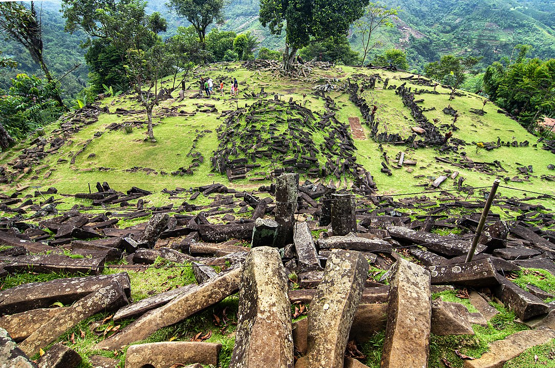 27 ezer éves indonéz piramisokat fedeztek fel?