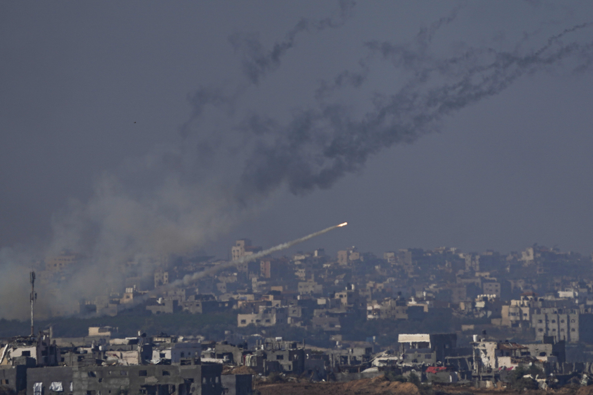 Az izraeli hadsereg újra evakuálásra szólított fel a Gázai övezetben