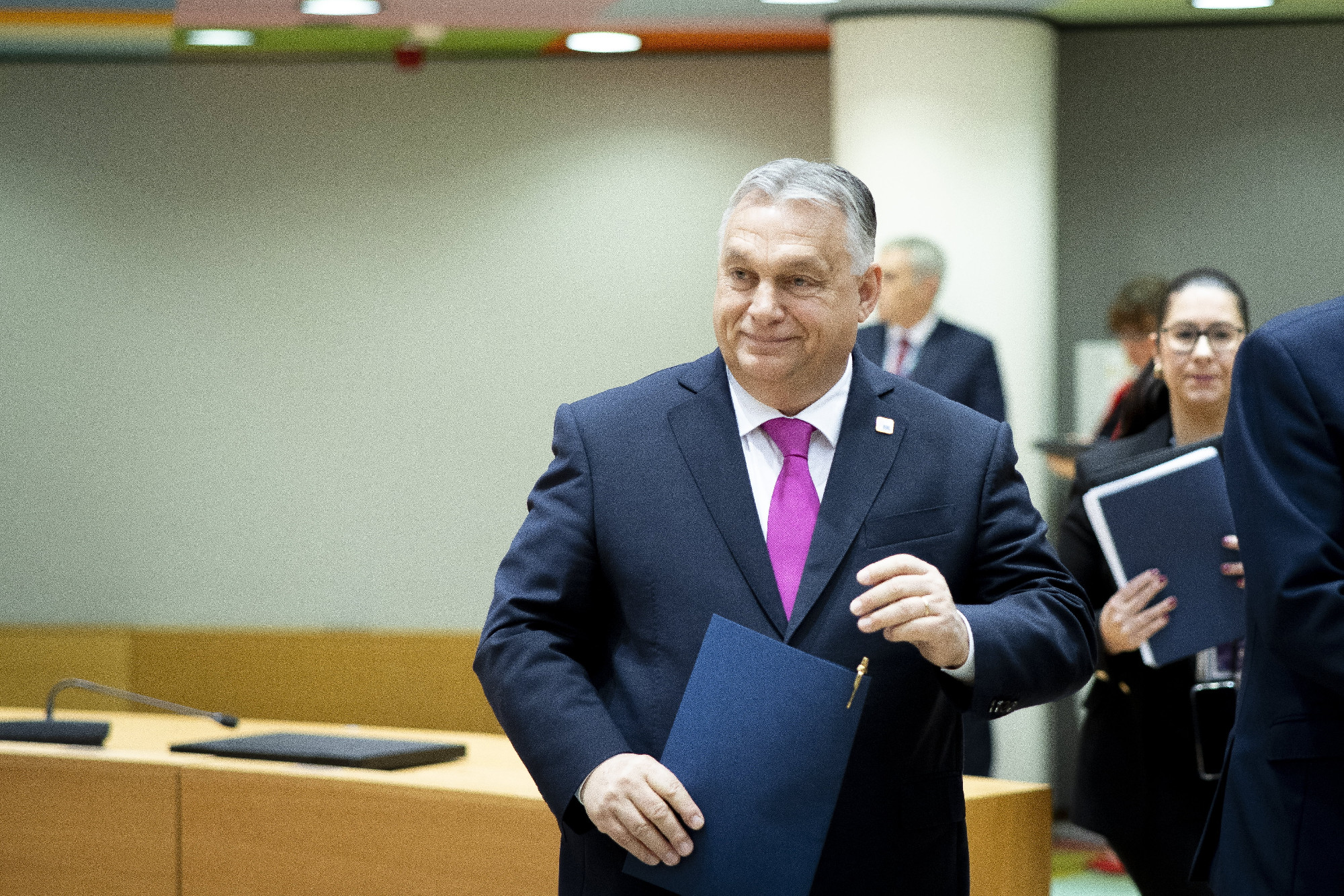 Az EU megkezdi Ukrajnával a csatlakozási tárgyalásokat, Orbán rossz döntésnek nevezte