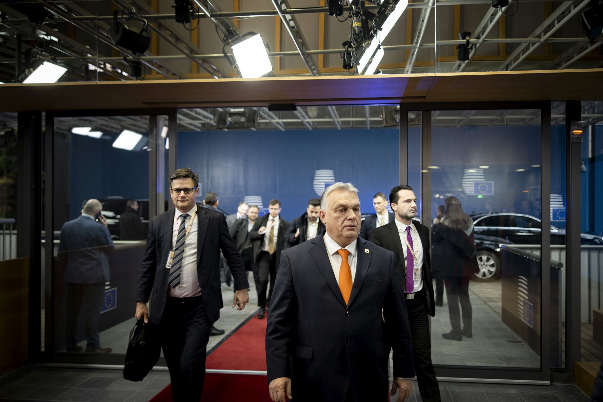 Német kommentár: Nem szabad tovább játszani Orbán játszmáit
