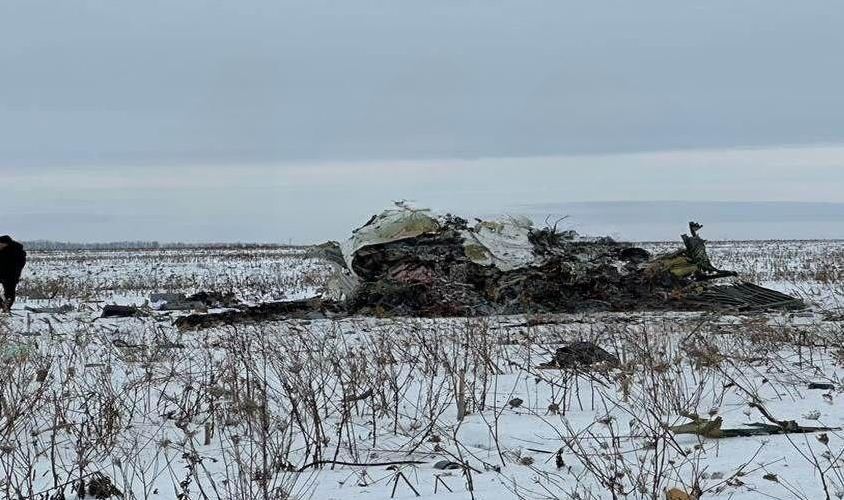 Az oroszok szerint ukrán hadifoglyokat szállító gép zuhant le