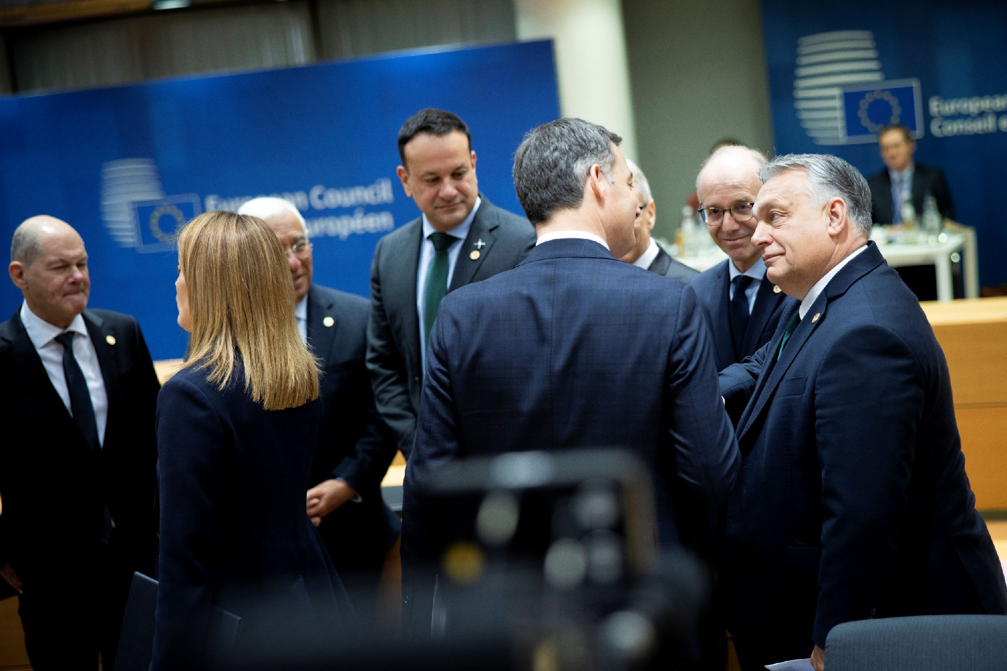 Gyors fordulat Orbántól: egyhangú megállapodás Ukrajna támogatásáról az EU-csúcson