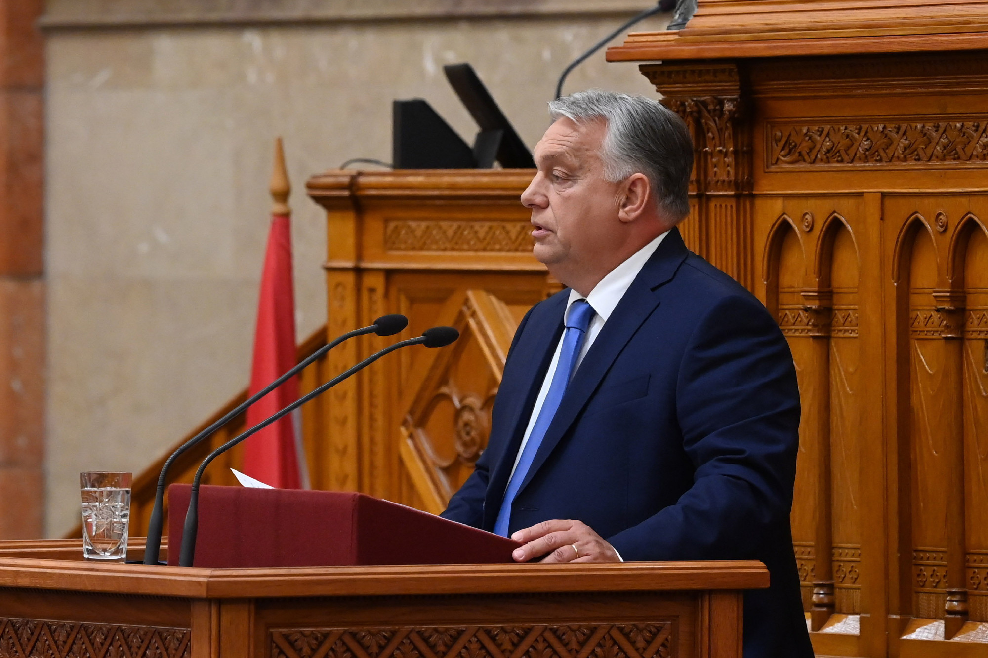 Orbán már be is nyújtotta alkotmánymódosítóját a parlamentnek