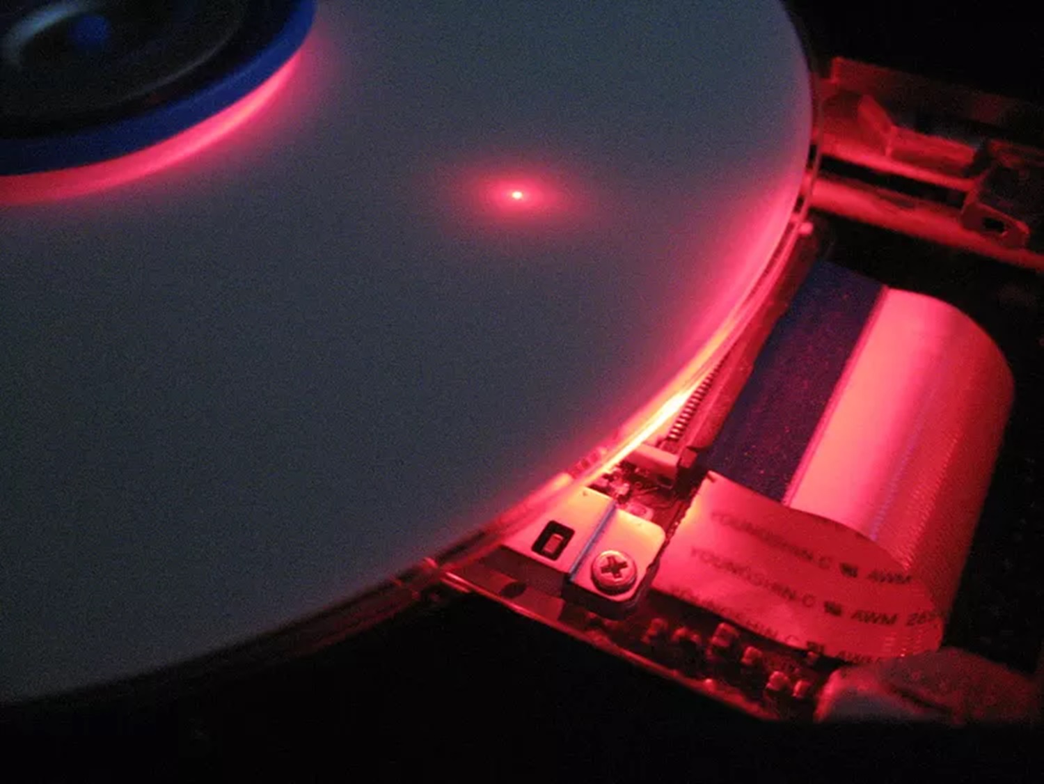 15 ezer DVD kapacitásával felérő optikai lemezt alkottak