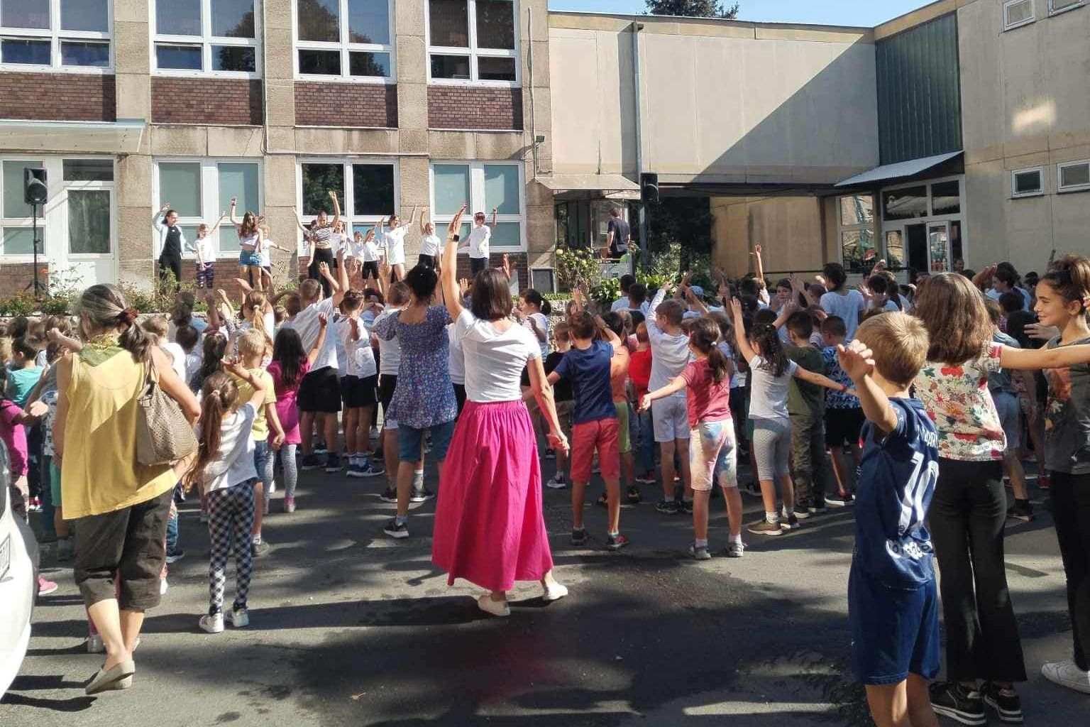 Leszavazták a szülők, nem kerül egyházi fenntartásba a zuglói Jókai Mór Általános Iskola