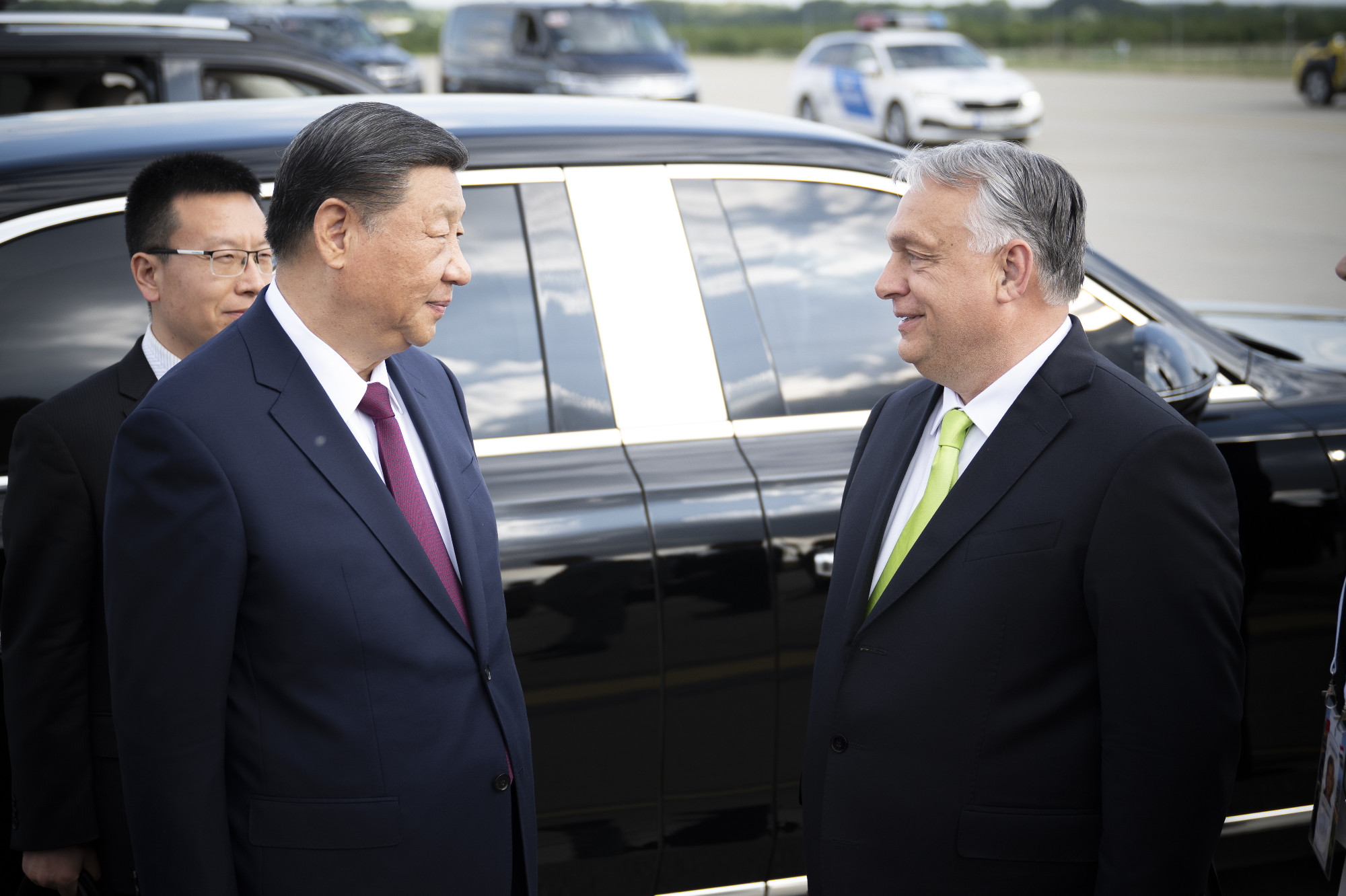 Fotókon a kínai elnök és Orbán Viktor búcsúja