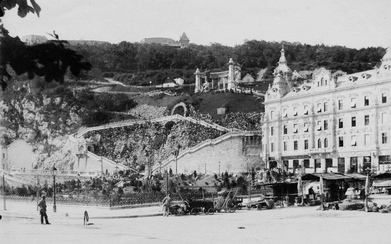 A Döbrentei tér 1904-ben (Forrás: Fortepan/Deutsche Fotothek/Brück und sohn)