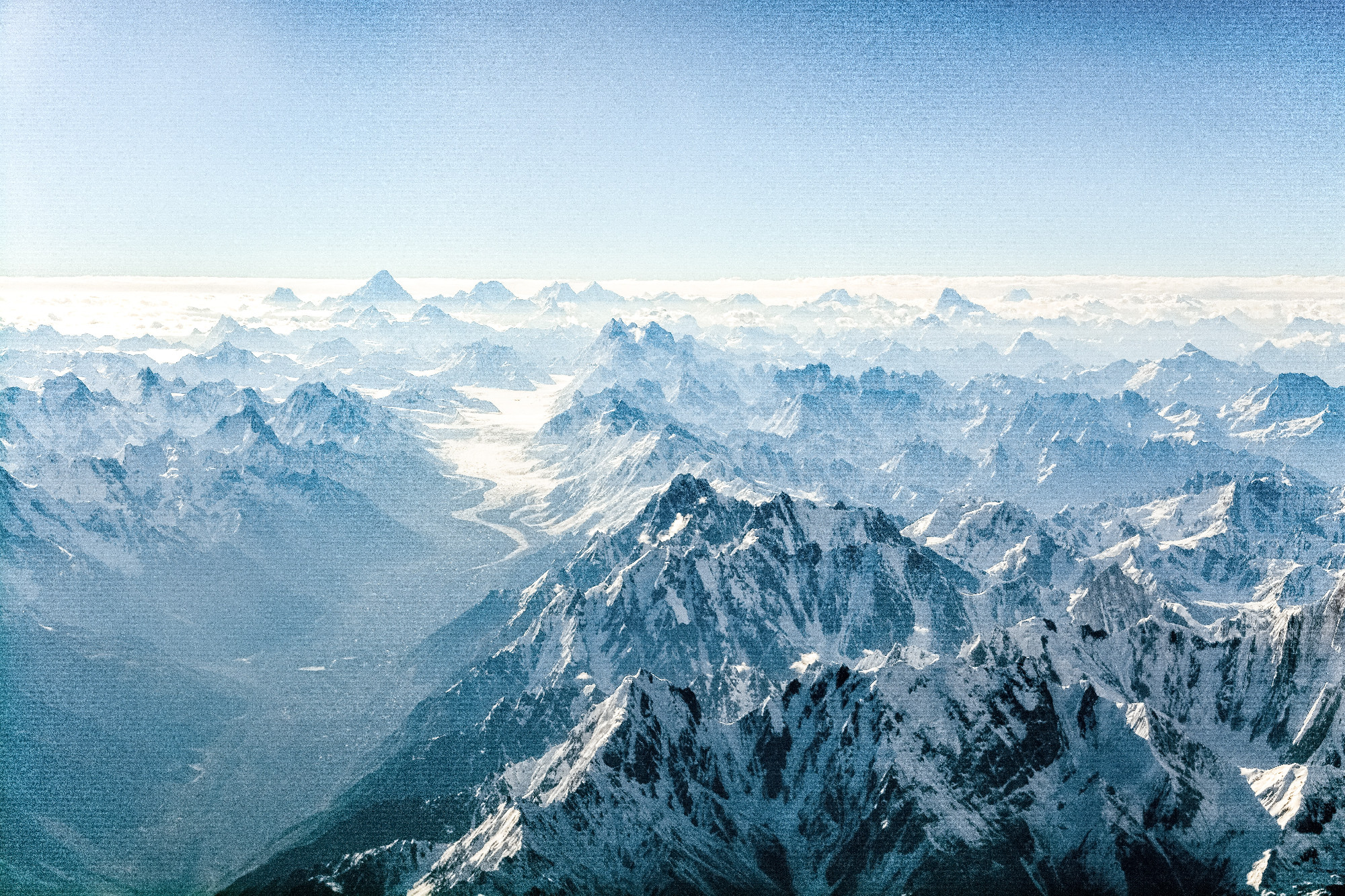 Vizsgálat indul a K2-n elhunyt serpa ügyében, akin több tucatnyi hegymászó lépett át segítségnyújtás nélkül