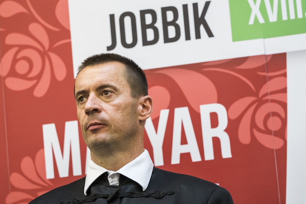 Sneider Tamás, Farkas Gergely és Varga-Damm Andrea is otthagyja a Jobbik frakcióját