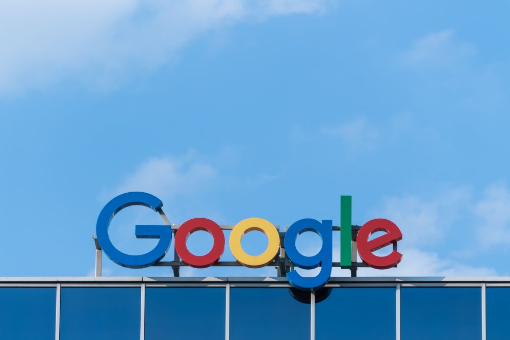 Sorra köti a peren kívüli egyezségeket a Google Amerikában a helyadatok kifogásolt használata miatt