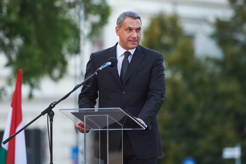 Népszava: Orbán Viktor nem Rogán-Gaál Cecíliát, hanem Lázár Jánost akarja a teniszszövetség élére