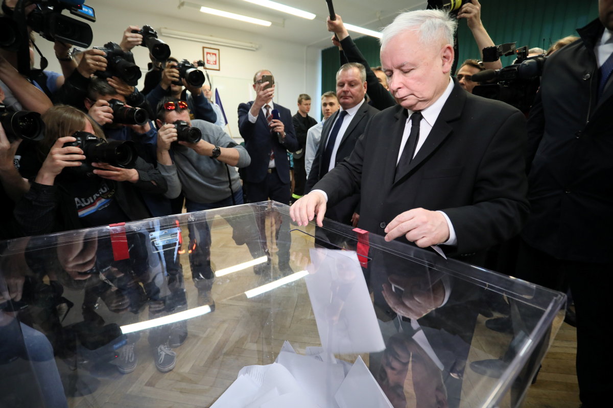 Megegyeztek Kaczynskiék a lengyel elnökválasztás elhalasztásáról