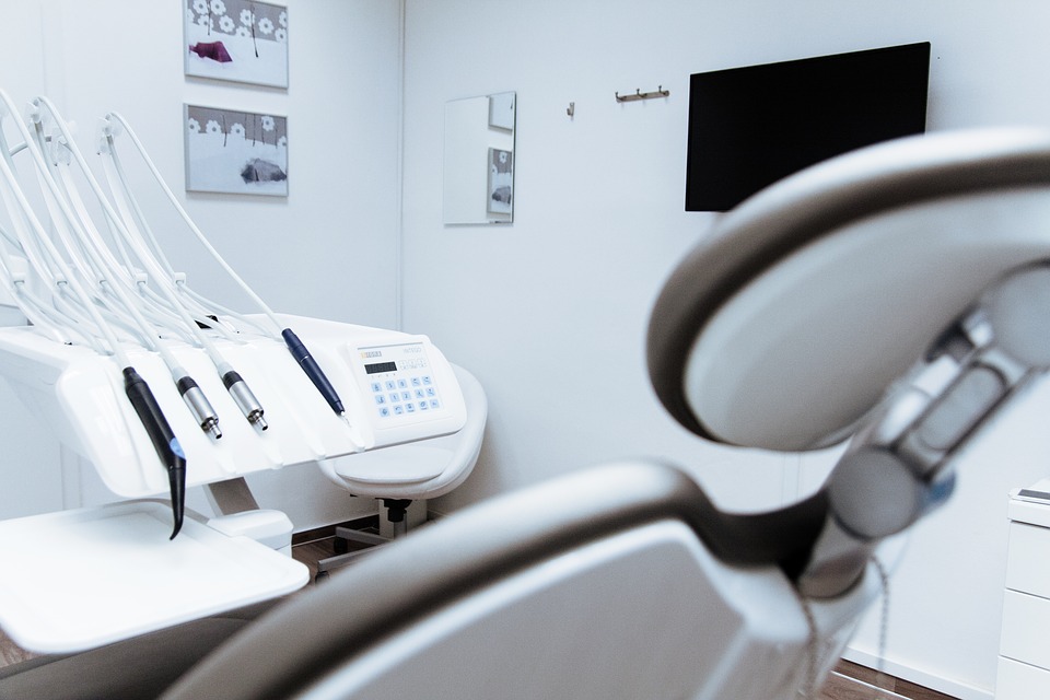 Hat megyében egyáltalán nincs közfinanszírozott fogorvosi ügyelet