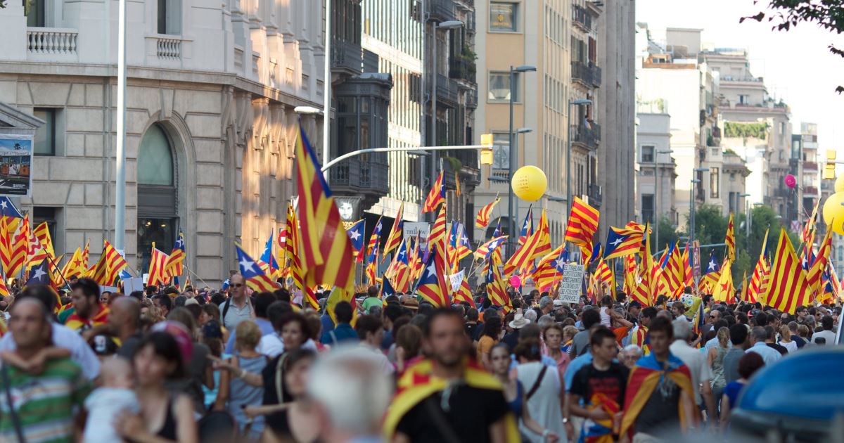 Kilenc katalán szeparatista vezetőt ítéltek börtönre