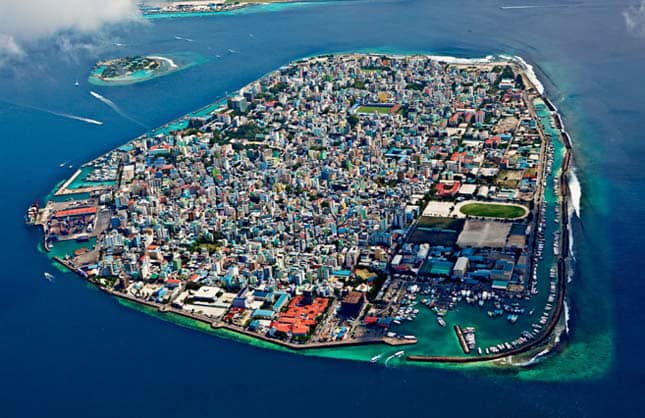 Maldív-szigeteki történetekkel és „kínos adatokkal” folytatódhat a Borkai-botrány
