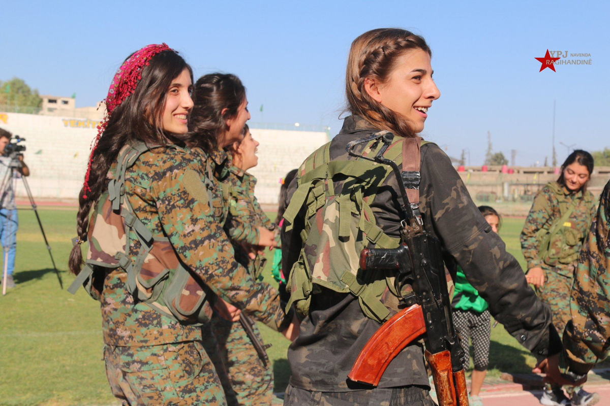 A magyaroknak üzentek a harcoló kurd nők