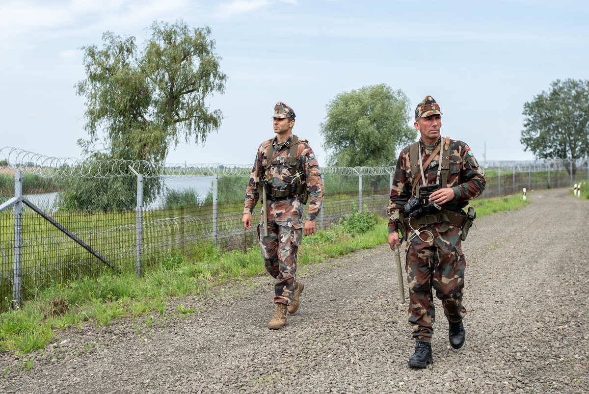A magyar határvédelmet bírálta az osztrák belügyminiszter
