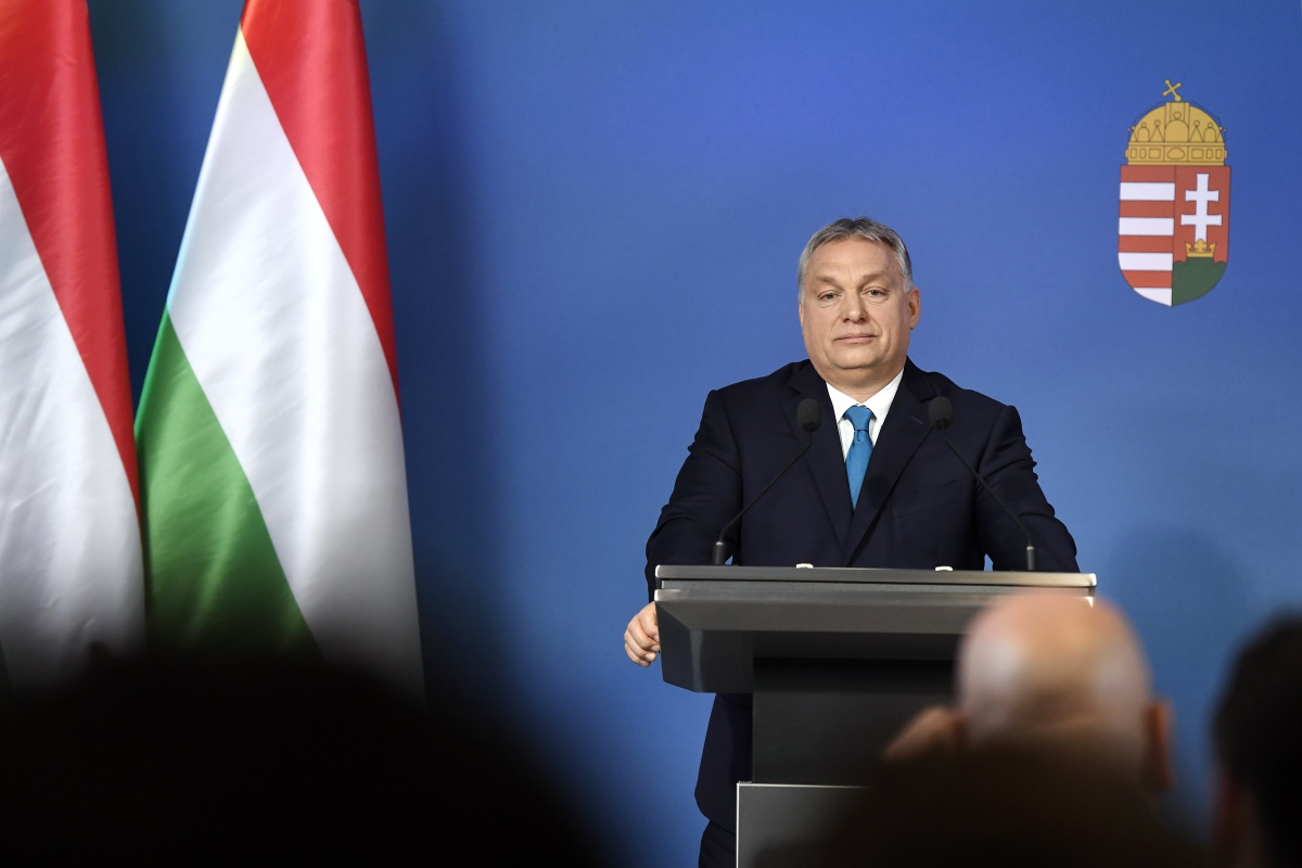Orbán a Karmelita kolostorba várja az újságírókat