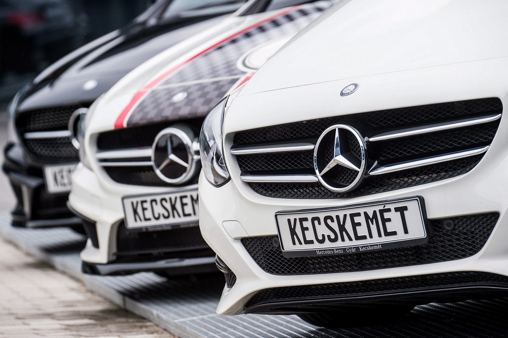 Egy teljes hónap szünetet tart a Kecskeméti Mercedes-gyár