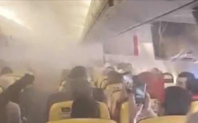 Rémálom a repülőgépen: füstben fuldokoltak az utasok
