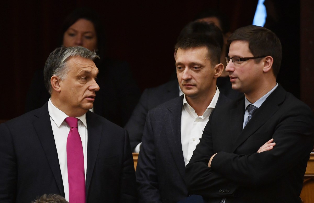 Különös ötlet: Orbán Rogánnak engedi át a költségvetési maradványok elosztását