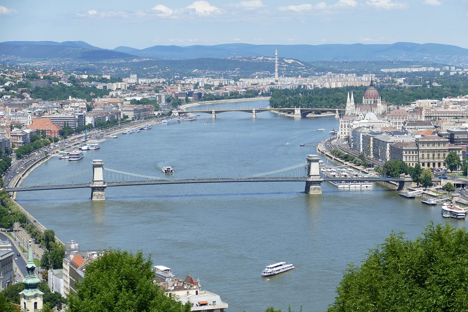 A kerületi polgármesterek nem kaptak kellő tájékoztatást, de fokozatosan megnyitnák Budapestet